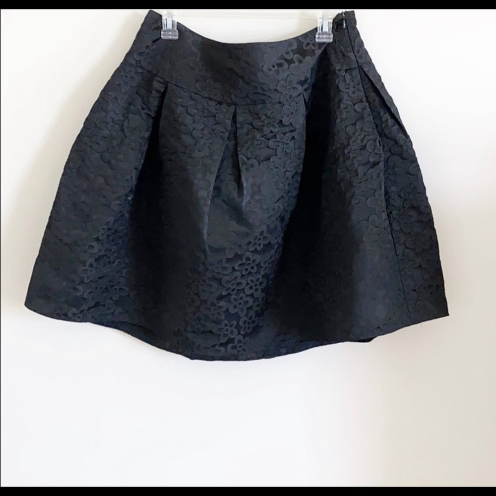 NWT Max Studio black floral skirt. Size 8